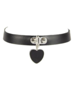 CHO023 Choker With Heart